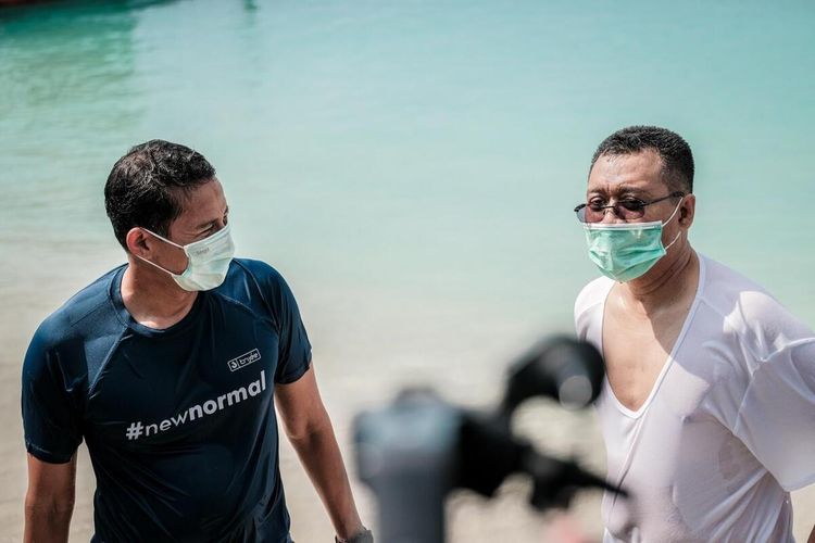Menparekraf Sandiaga dan Gubernur NTB Perlihatkan Kemampuan Berenang di Gili Trawangan